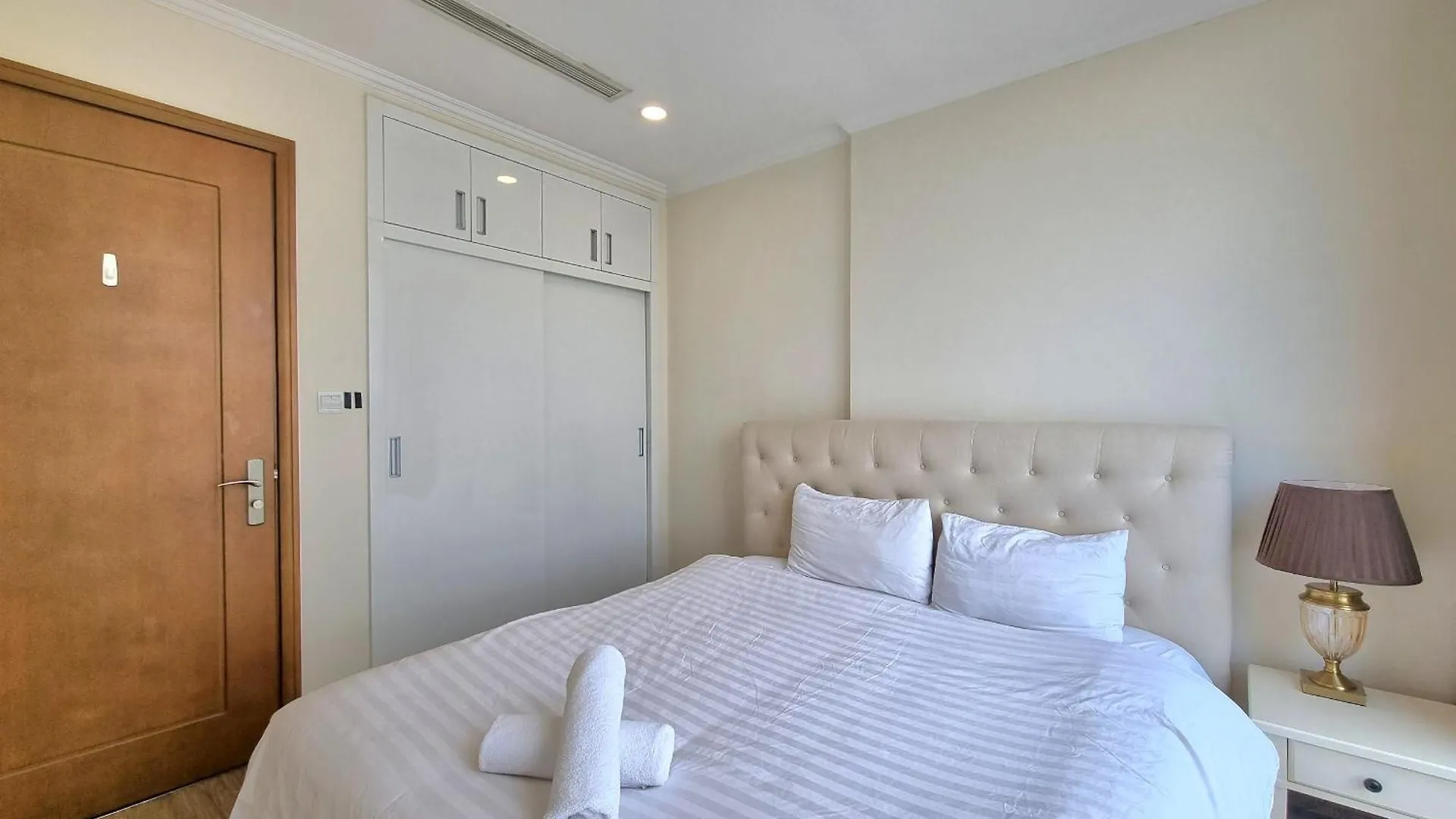 Vinhomes Central Park - Luxury 1,2,3,4 Bedroom Apartments - Khu Do Thi Ven Song Dep Nhat Tp Hcm Ho Chi Minh 0*,
