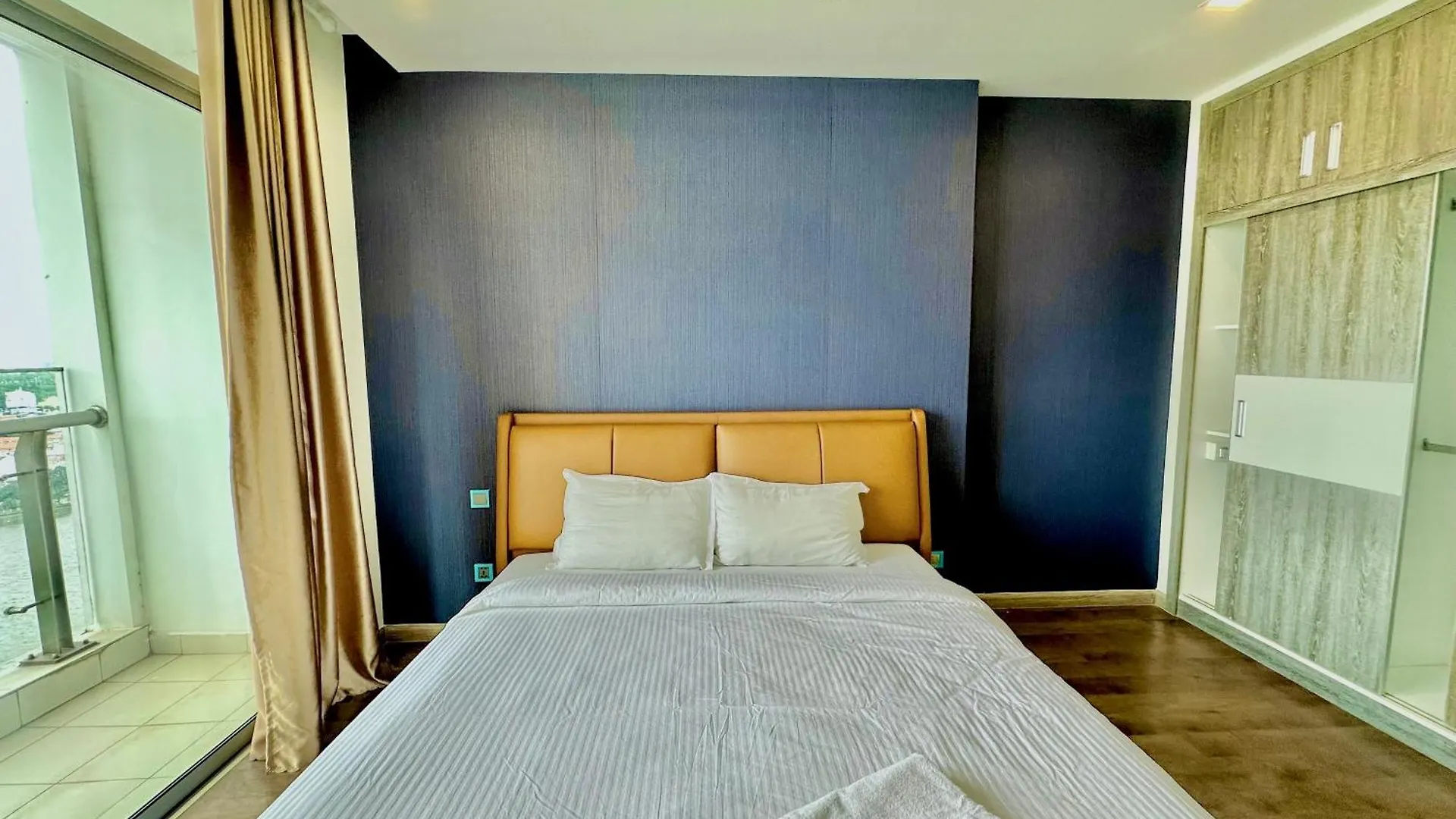 Vinhomes Central Park - Luxury 1,2,3,4 Bedroom Apartments - Khu Do Thi Ven Song Dep Nhat Tp Hcm Ho Chi Minh 0*,