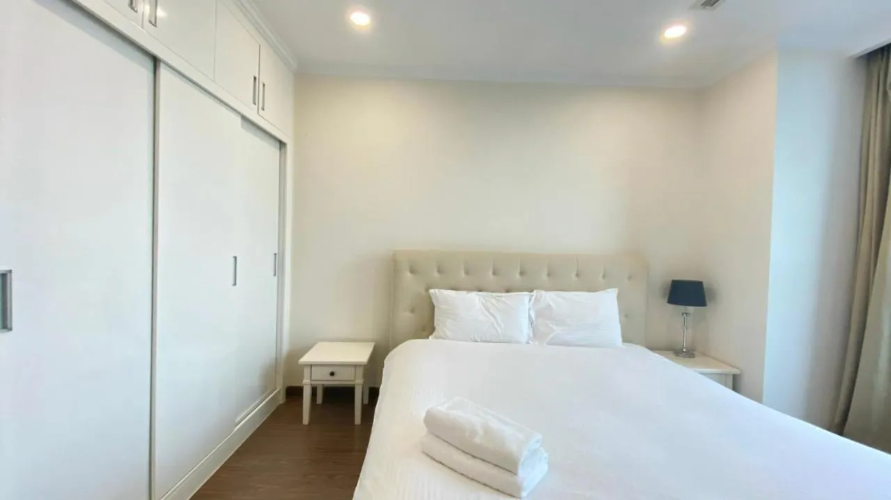 Vinhomes Central Park - Luxury 1,2,3,4 Bedroom Apartments - Khu Do Thi Ven Song Dep Nhat Tp Hcm Ho Chi Minh City