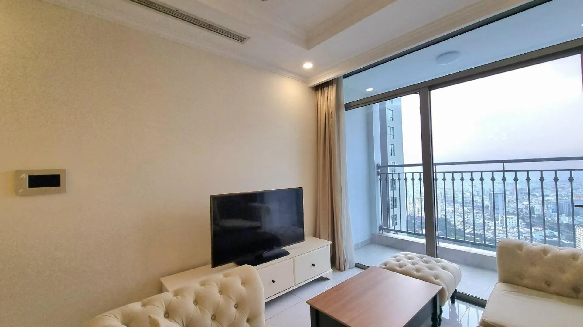 Vinhomes Central Park - Luxury 1,2,3,4 Bedroom Apartments - Khu Do Thi Ven Song Dep Nhat Tp Hcm Ho Chi Minh City