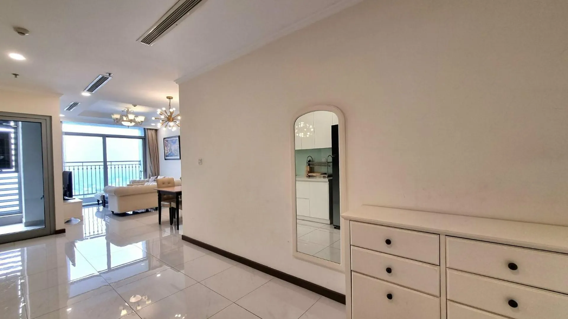Vinhomes Central Park - Luxury 1,2,3,4 Bedroom Apartments - Khu Do Thi Ven Song Dep Nhat Tp Hcm Ho Chi Minh City