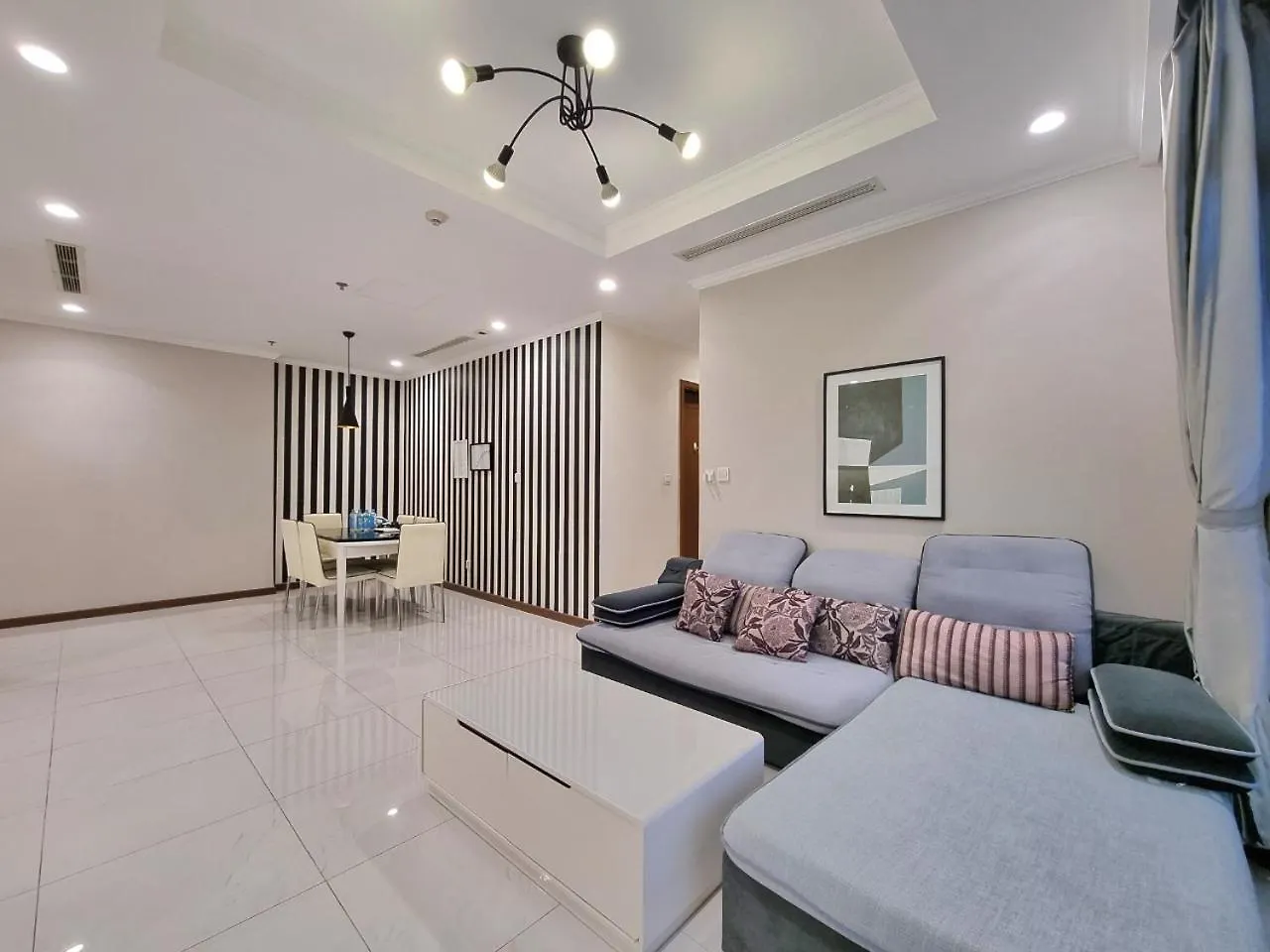Vinhomes Central Park - Luxury 1,2,3,4 Bedroom Apartments - Khu Do Thi Ven Song Dep Nhat Tp Hcm Ho Chi Minh City Vietnam