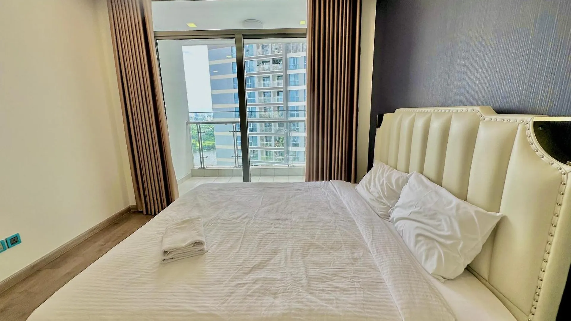 Vinhomes Central Park - Luxury 1,2,3,4 Bedroom Apartments - Khu Do Thi Ven Song Dep Nhat Tp Hcm Ho Chi Minh City 0*,