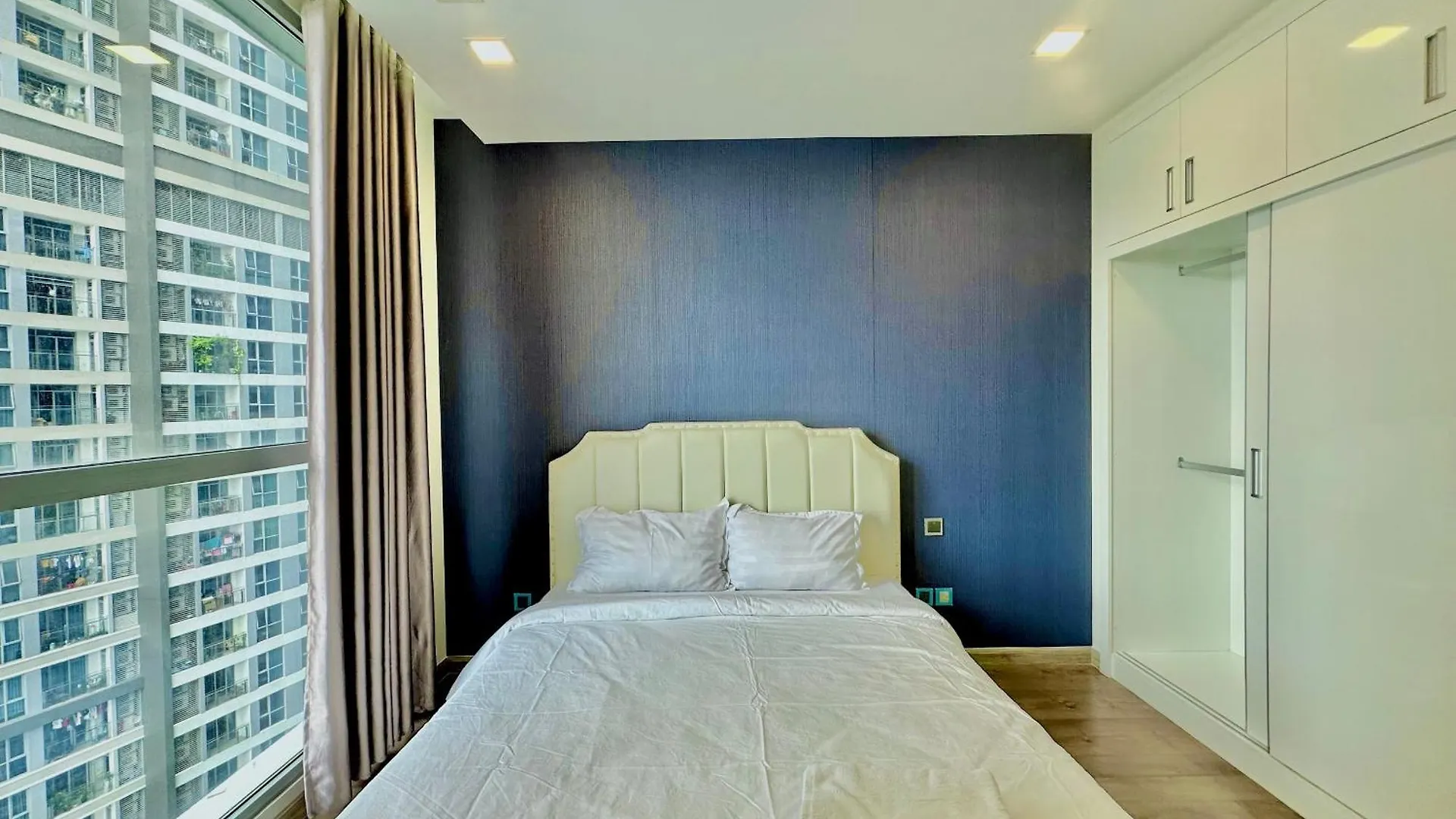 Vinhomes Central Park - Luxury 1,2,3,4 Bedroom Apartments - Khu Do Thi Ven Song Dep Nhat Tp Hcm Ho Chi Minh City