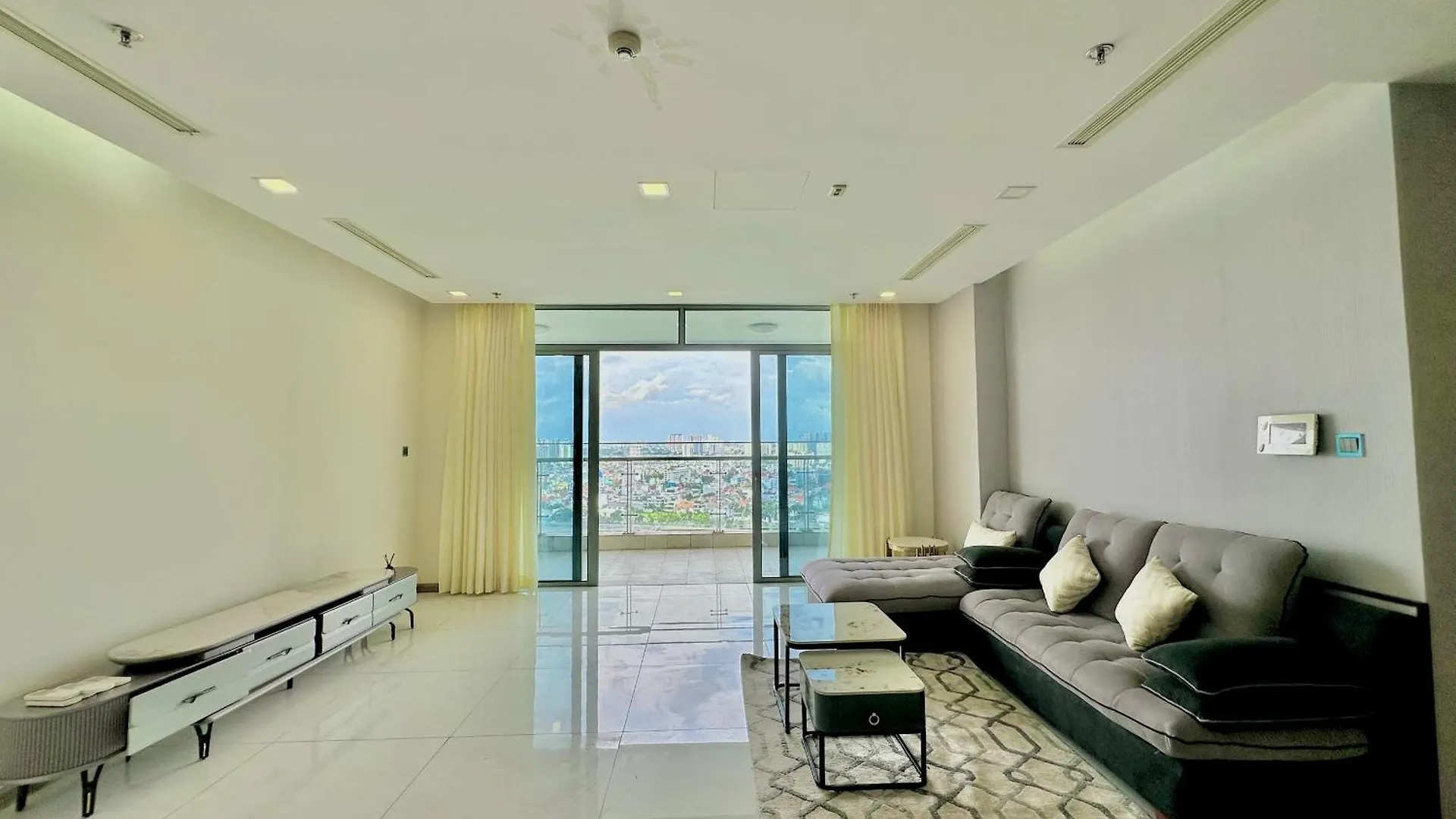 Vinhomes Central Park - Luxury 1,2,3,4 Bedroom Apartments - Khu Do Thi Ven Song Dep Nhat Tp Hcm Ho Chi Minh City