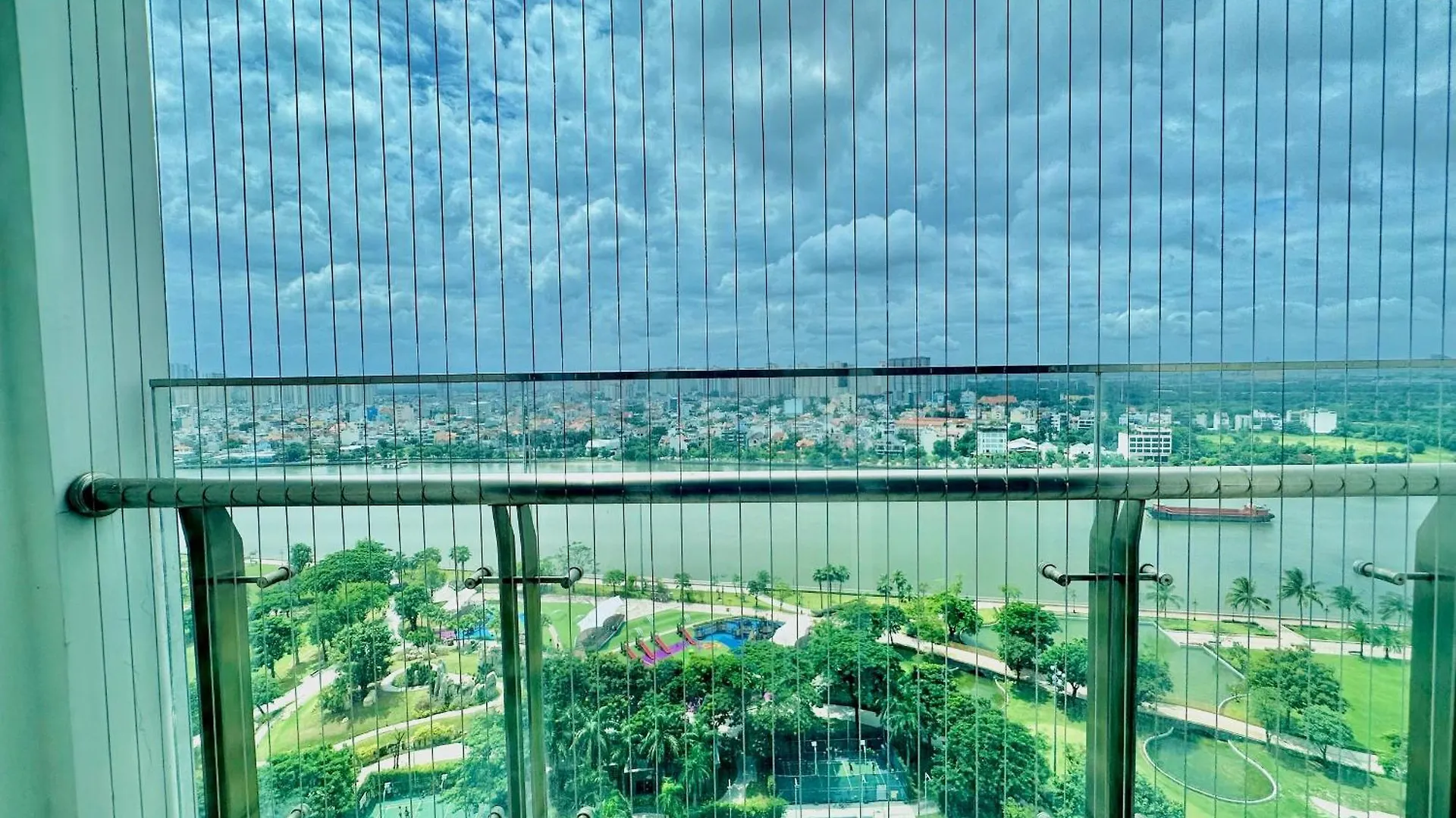 Vinhomes Central Park - Luxury 1,2,3,4 Bedroom Apartments - Khu Do Thi Ven Song Dep Nhat Tp Hcm Ho Chi Minh City 0*,